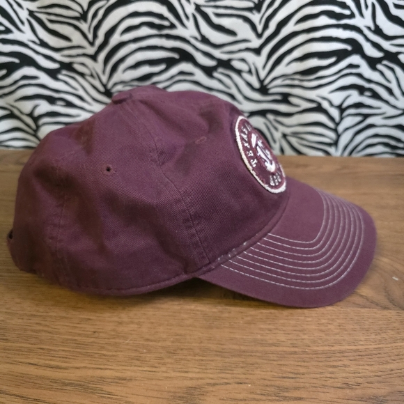 X AUC - 0122 - Thrifted Adjustable Burgundy Texas A&M Aggies Hat - GWOSLOO.22 - Picture 4 of 10
